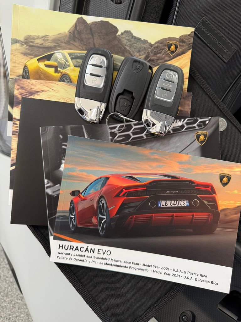 Used 2021 Lamborghini Huracan EVO RWD image 31