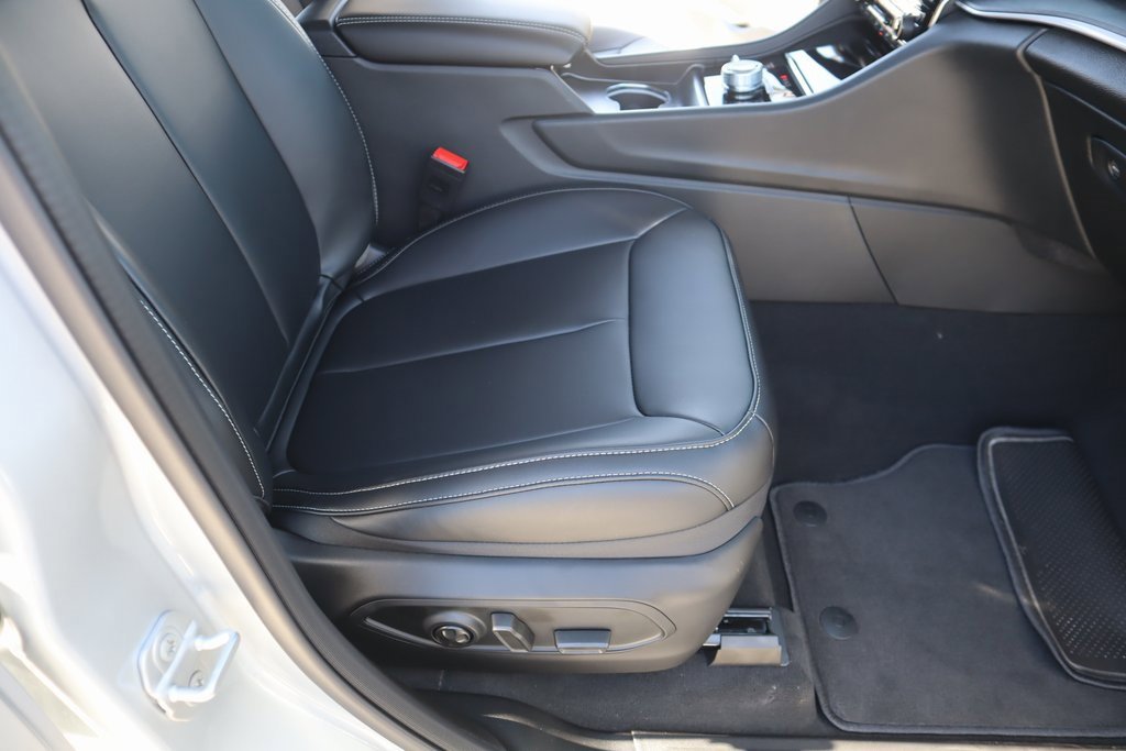 New 2025 Jeep Grand Cherokee L Limited w/ Black Appearance Package image 15