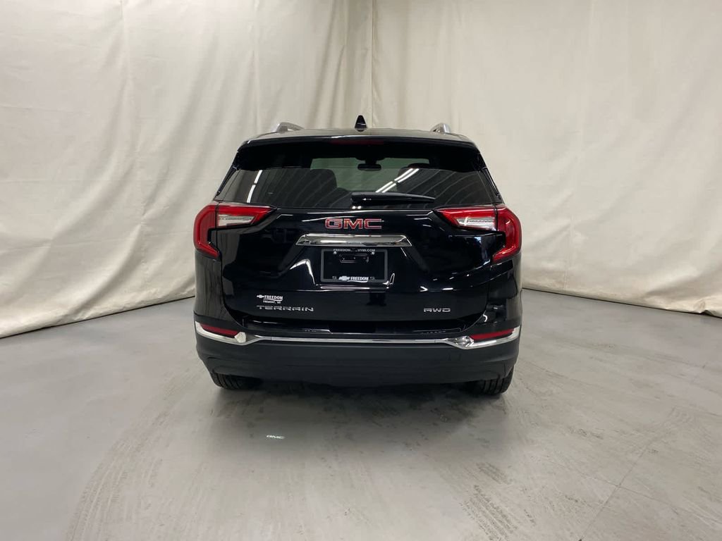 Used 2024 GMC Terrain SLT image 7