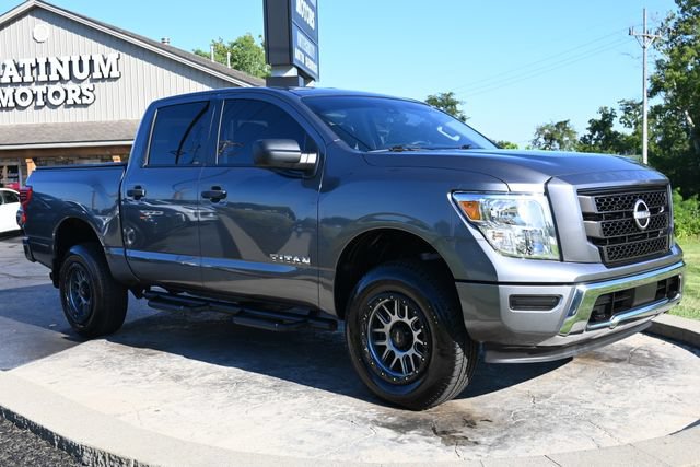 Used 2024 Nissan Titan SV AWD/4WD image 3