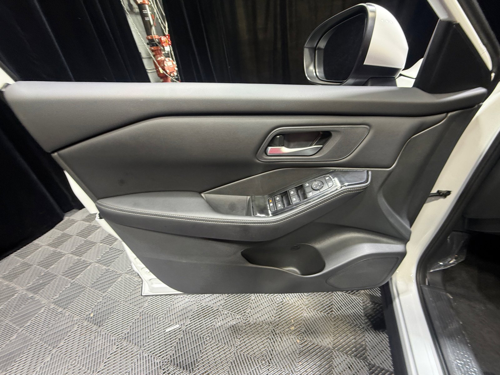 New 2026 Nissan Rogue SV FWD image 13