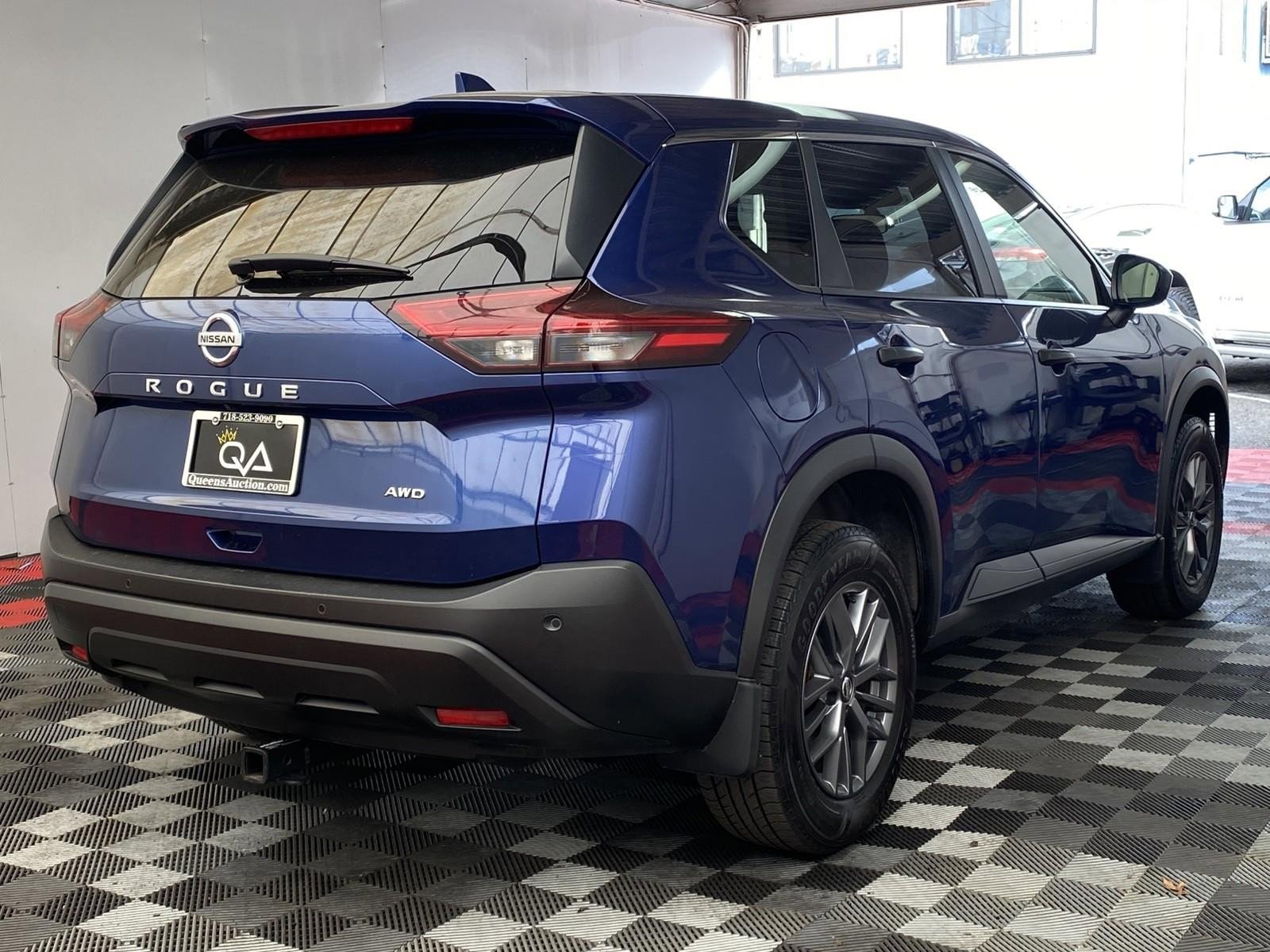 Used 2021 Nissan Rogue S AWD/4WD image 6