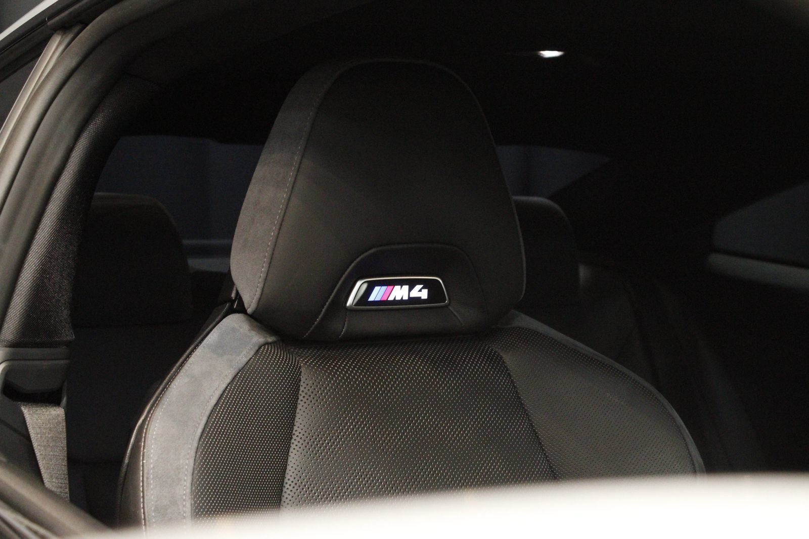 Used 2021 BMW M4 Coupe w/ Executive Package RWD image 35
