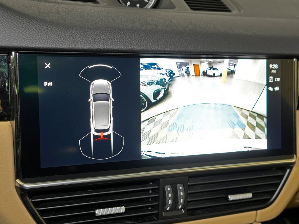 Certified 2023 Porsche Cayenne Platinum Edition AWD/4WD image 33