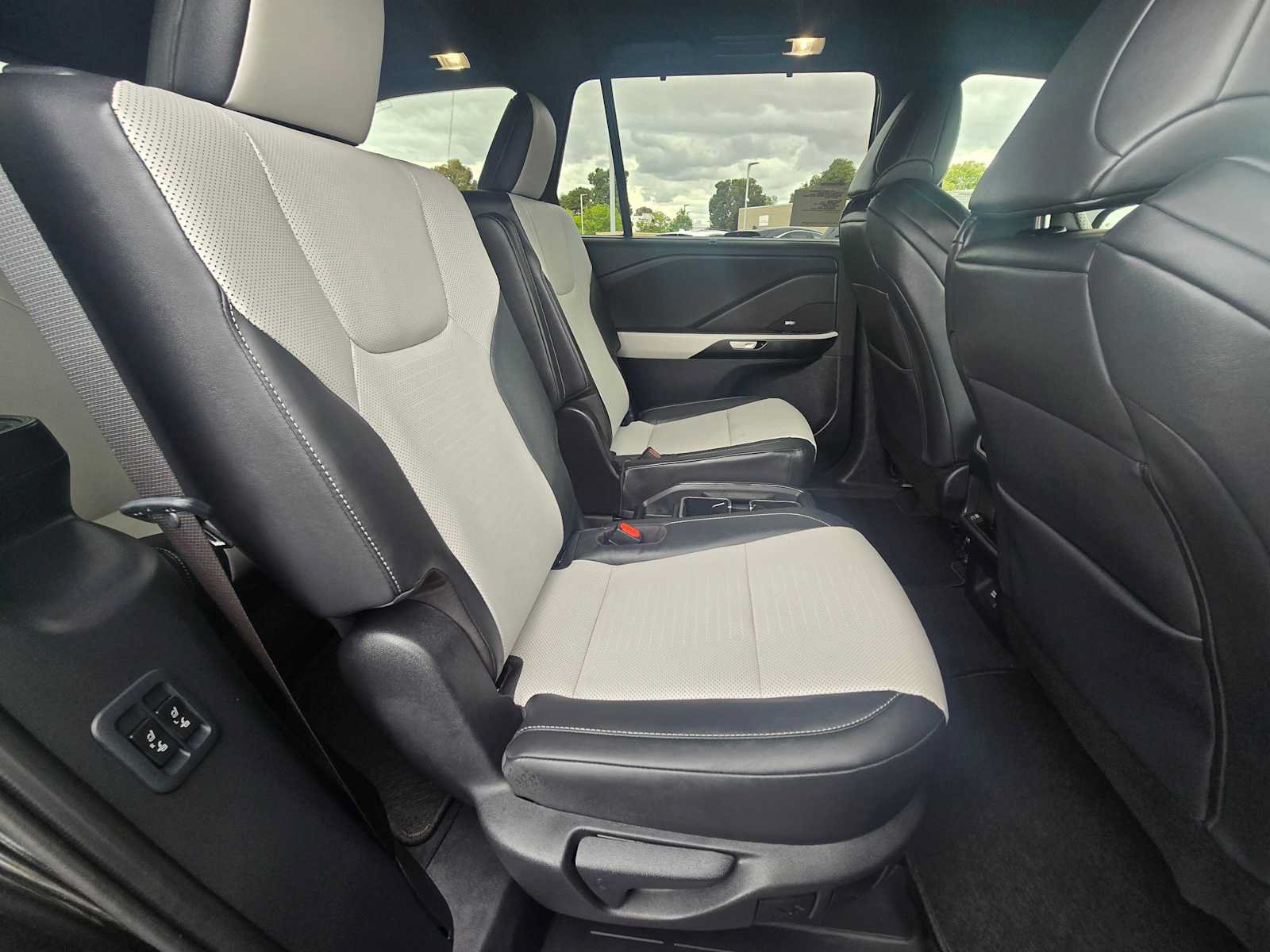 New 2026 Lexus TX 500h AWD image 12