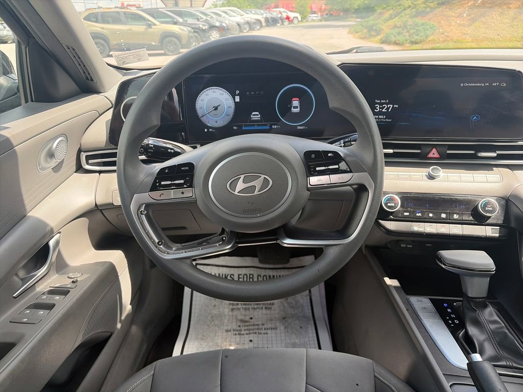 Used 2024 Hyundai Elantra SEL FWD image 14