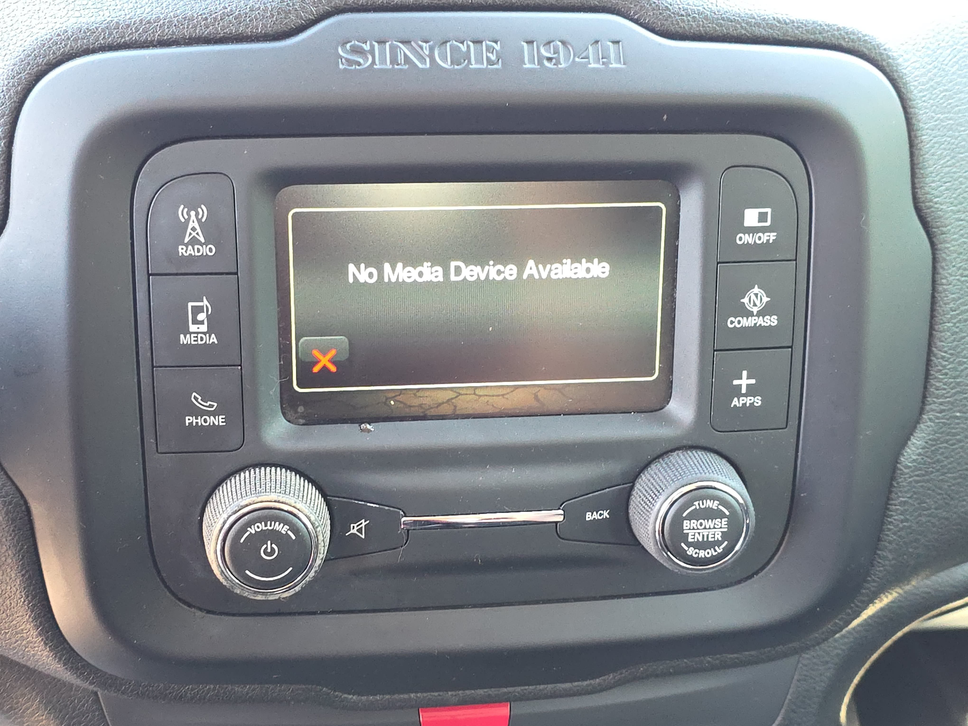 Used 2017 Jeep Renegade Altitude FWD image 18