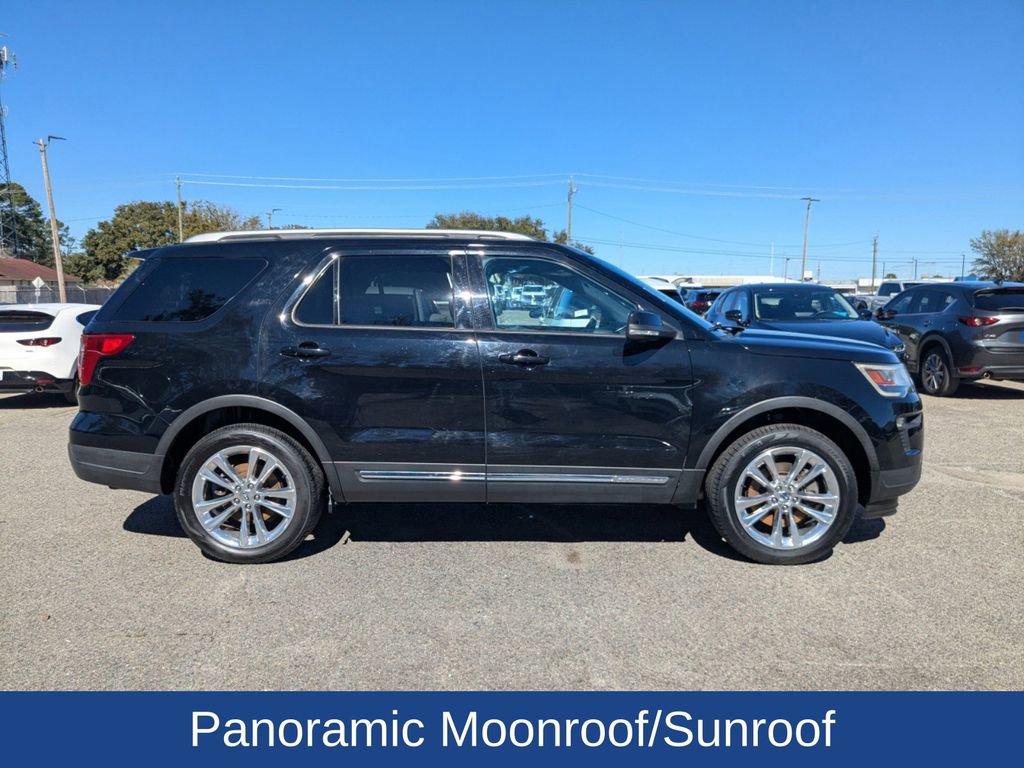 Used 2018 Ford Explorer XLT w/ Equipment Group 202A image 3