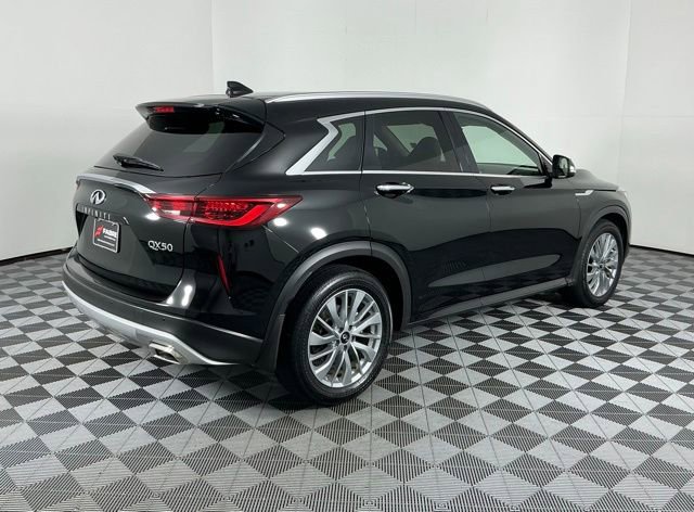Certified 2023 INFINITI QX50 Luxe FWD image 6