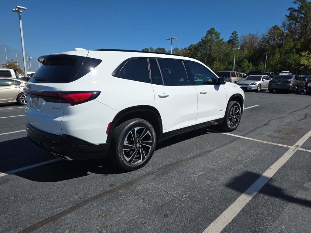 Used 2025 Buick Enclave Sport Touring w/ Power Package FWD image 6