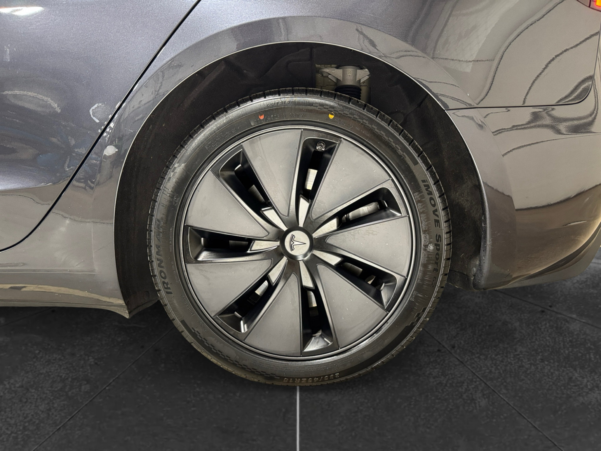 Used 2025 Tesla Model 3 Long Range AWD/4WD image 31