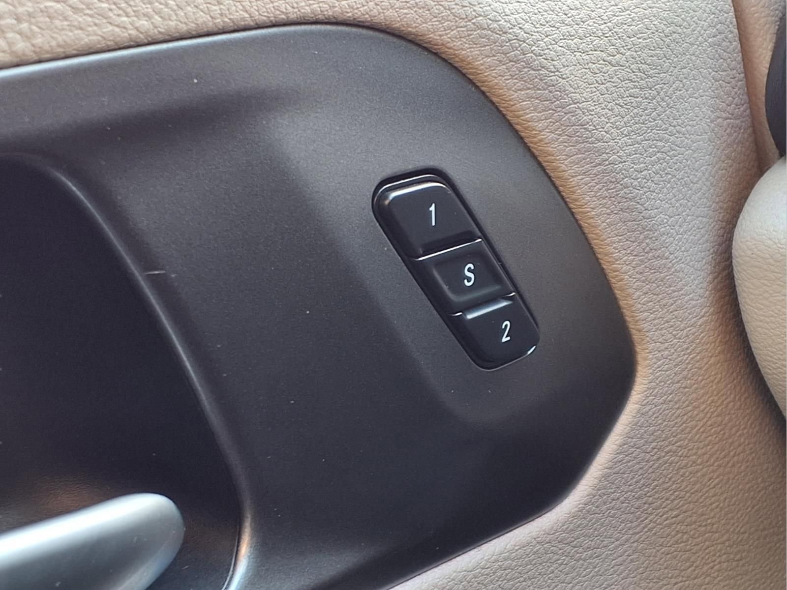 Used 2020 Chrysler Pacifica Touring-L Plus w/ Tire & Wheel Group image 27