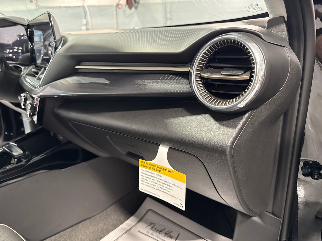 New 2026 Chevrolet Trax ACTIV FWD image 34