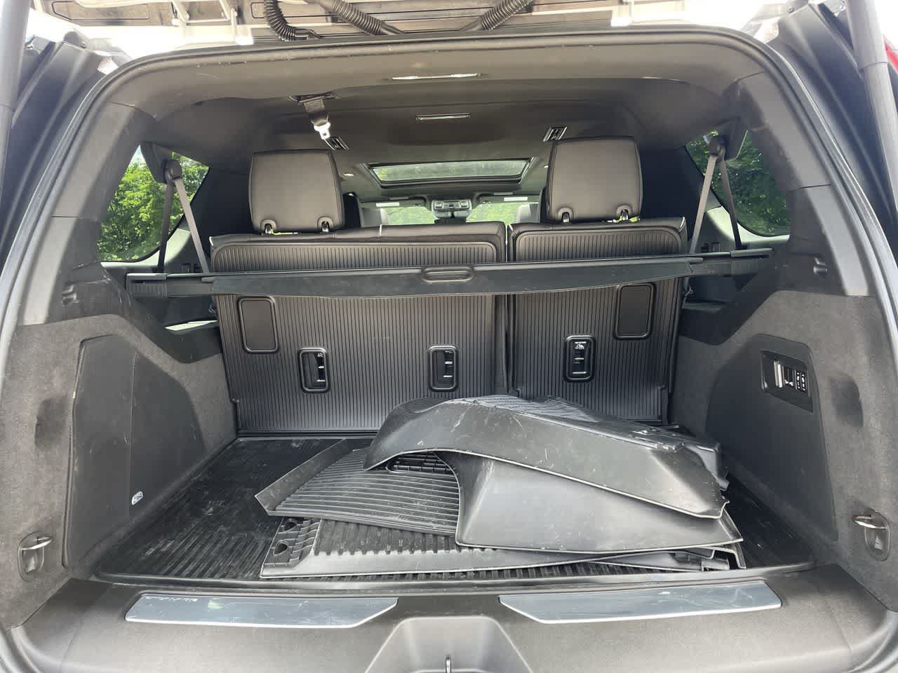 Used 2023 Cadillac Escalade ESV Premium Luxury w/ LPO, Floor Liner Package AWD/4WD image 17