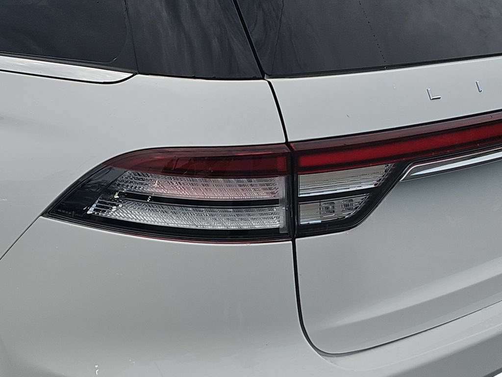 Used 2022 Lincoln Aviator Reserve w/ Equipment Group 201A RWD image 35