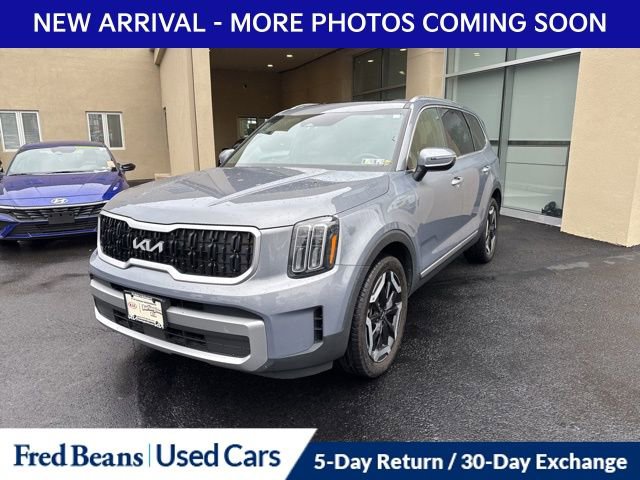 Used 2023 Kia Telluride EX w/ EX Captain's Chair Package