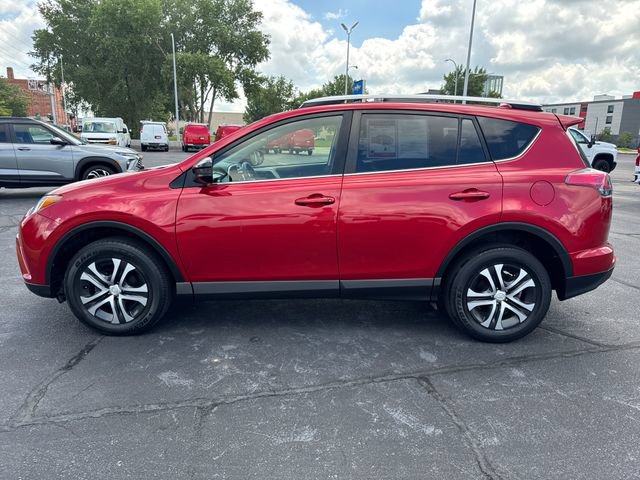 Used 2016 Toyota RAV4 LE AWD/4WD image 2