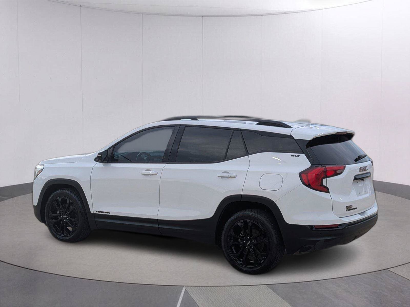 Used 2019 GMC Terrain SLT w/ Preferred Package FWD image 3