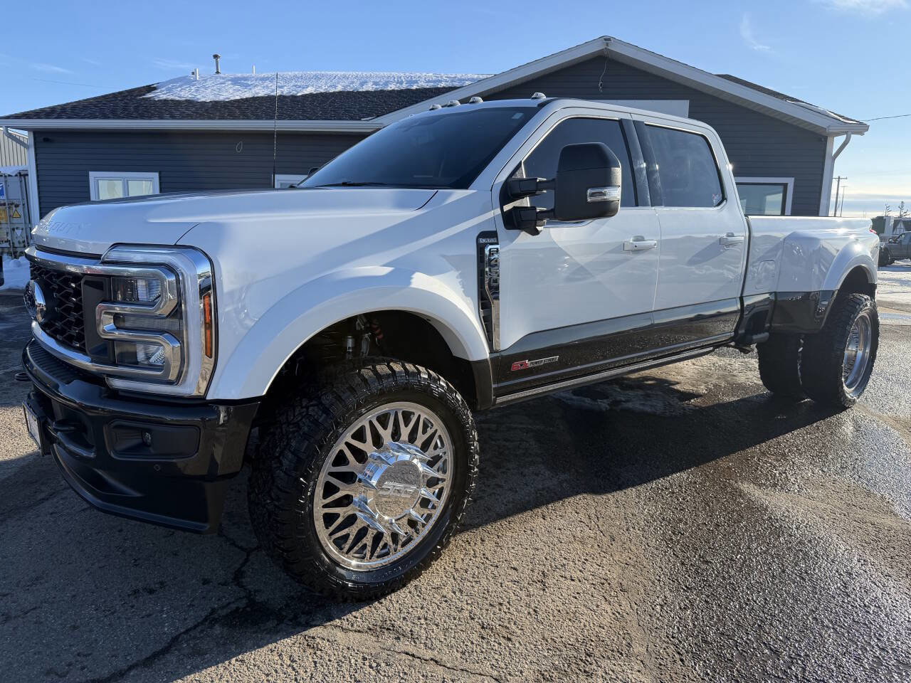 Used 2025 Ford F450 King Ranch image 1