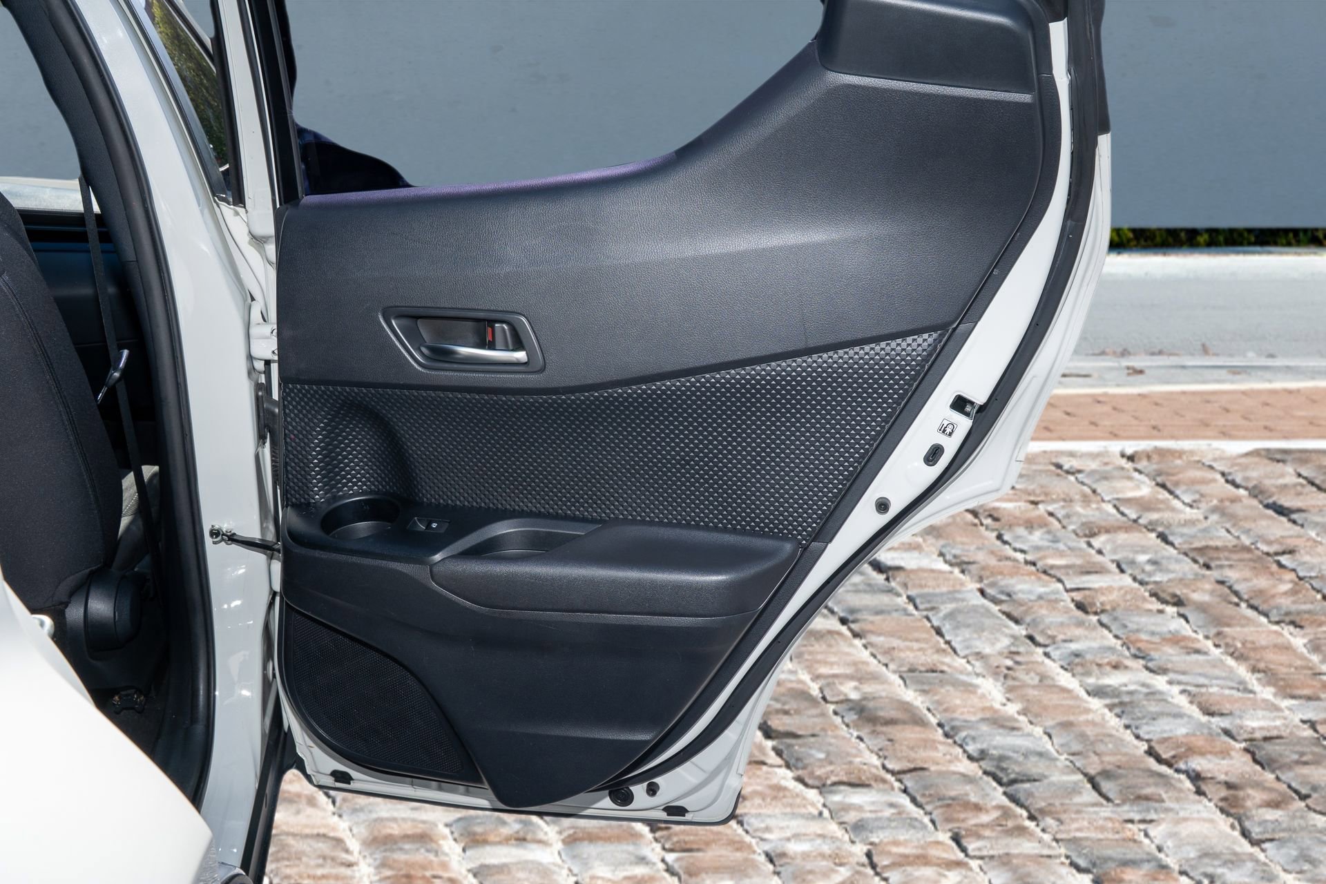 Used 2019 Toyota C-HR LE image 13