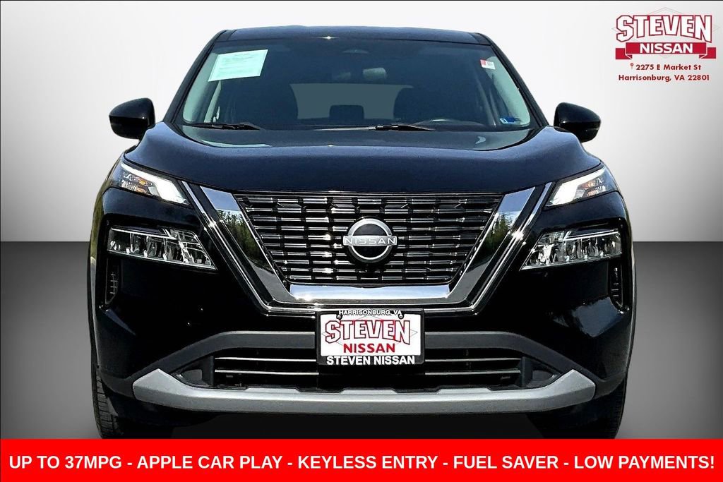 Used 2023 Nissan Rogue SV image 2