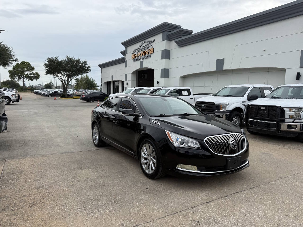 Used 2015 Buick LaCrosse Leather FWD image 2