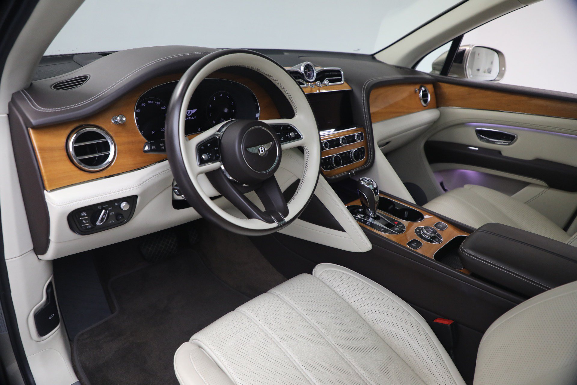 Certified 2021 Bentley Bentayga AWD/4WD image 18