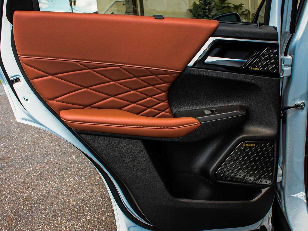 New 2025 Mitsubishi Outlander SEL image 13