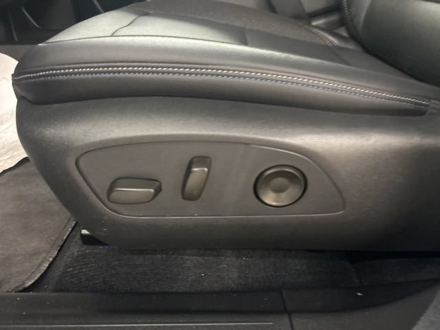 Used 2024 Chevrolet Equinox EV LT AWD/4WD image 11