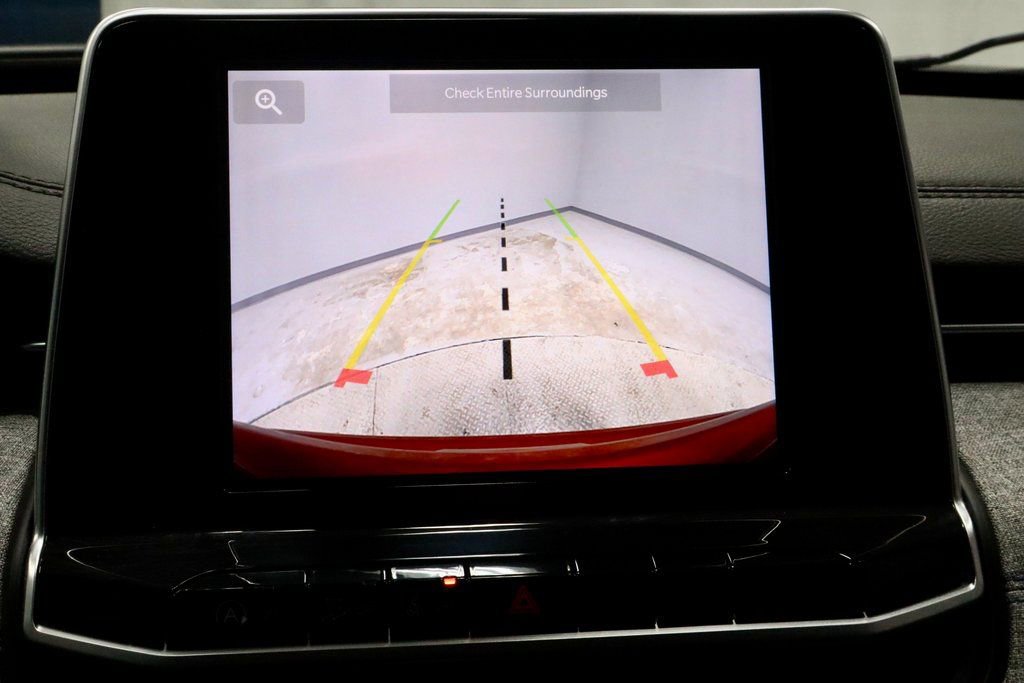 Used 2025 Jeep Compass Latitude image 2