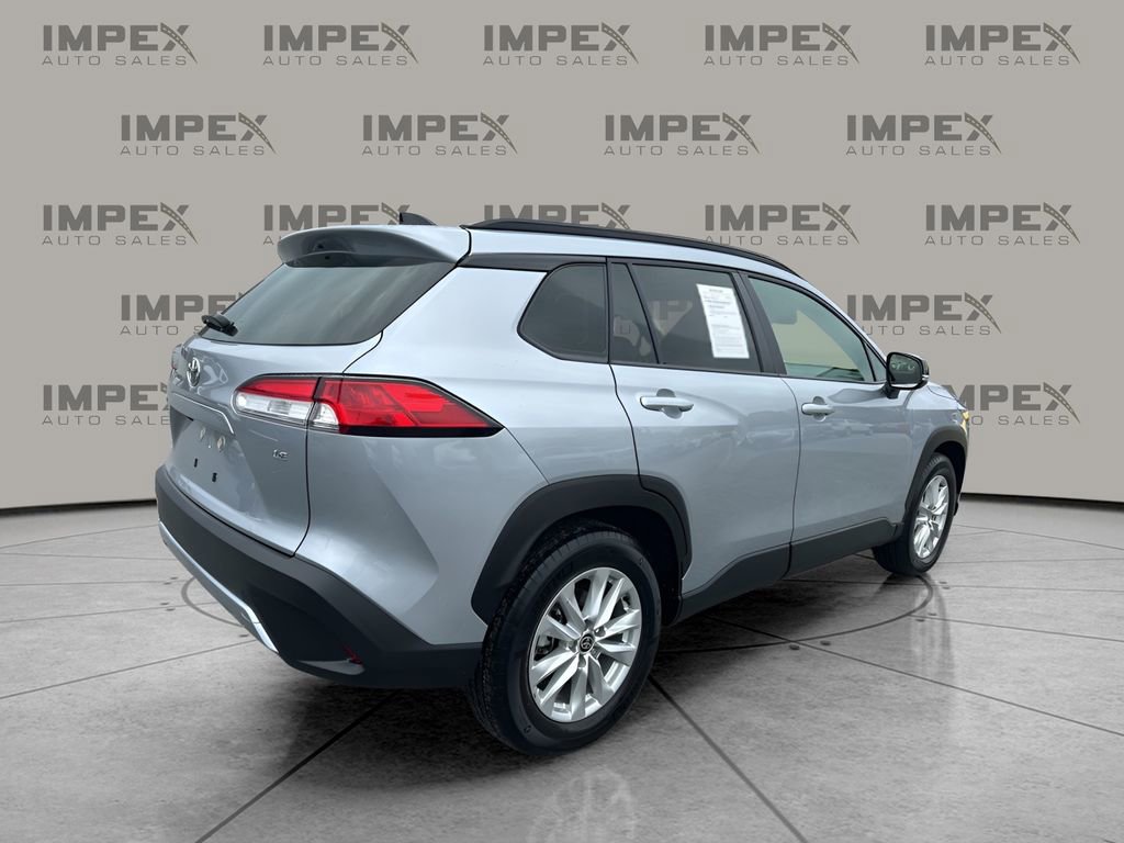 Used 2025 Toyota Corolla Cross LE image 5