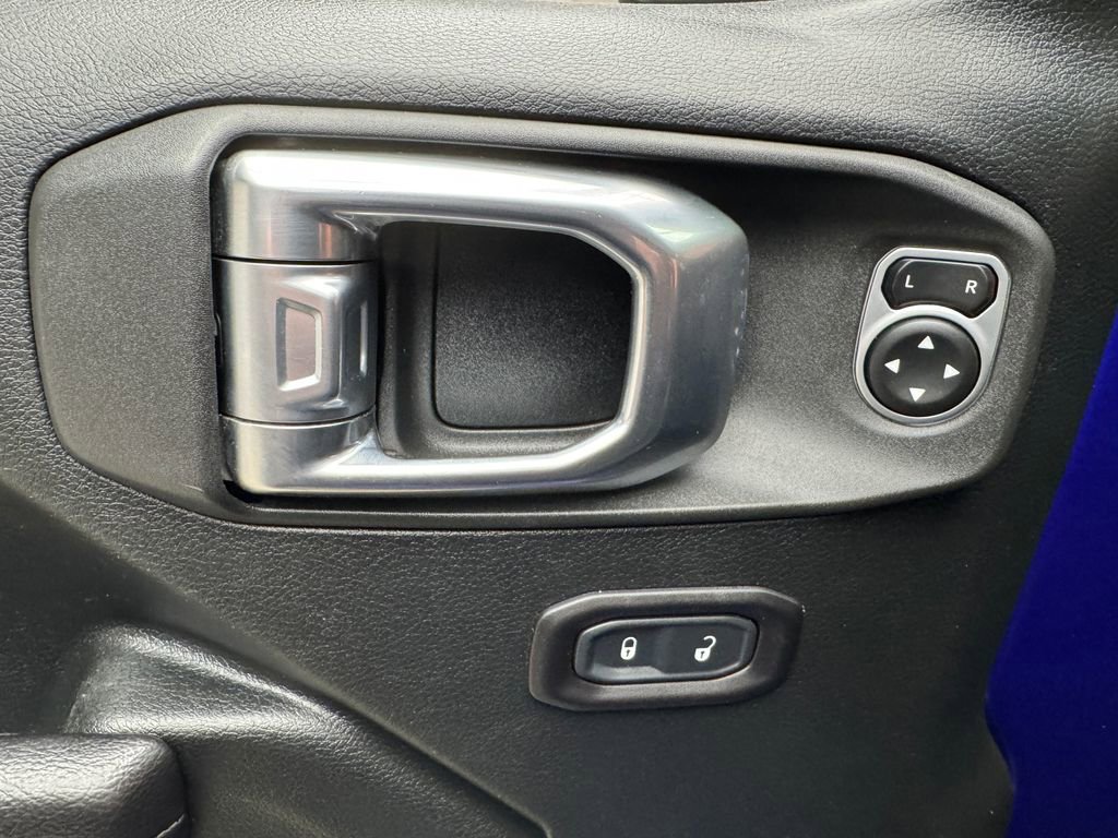 Used 2018 Jeep Wrangler Unlimited Sport S image 9