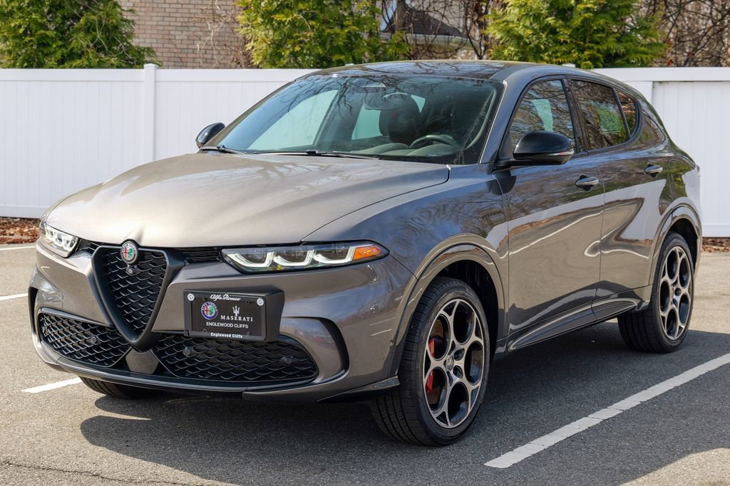 Used 2024 Alfa Romeo Tonale Veloce w/ Active Assist Package image 3