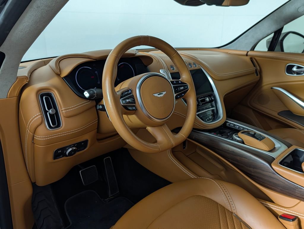 Used 2021 Aston Martin DBX AWD/4WD image 4