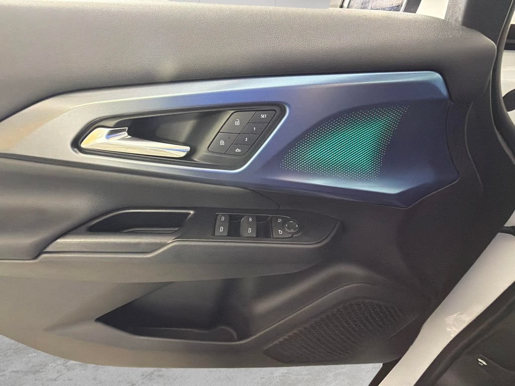 Certified 2024 Chevrolet Equinox EV LT FWD image 26