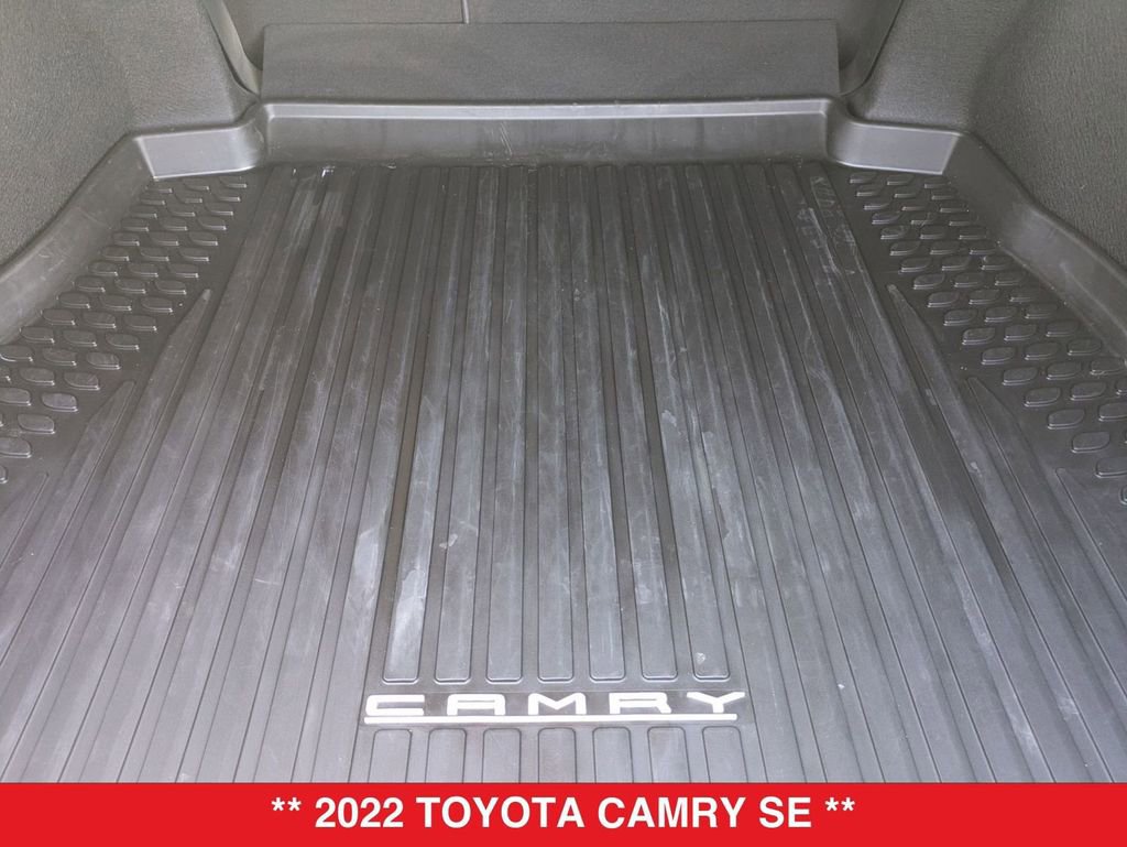Used 2022 Toyota Camry SE image 35