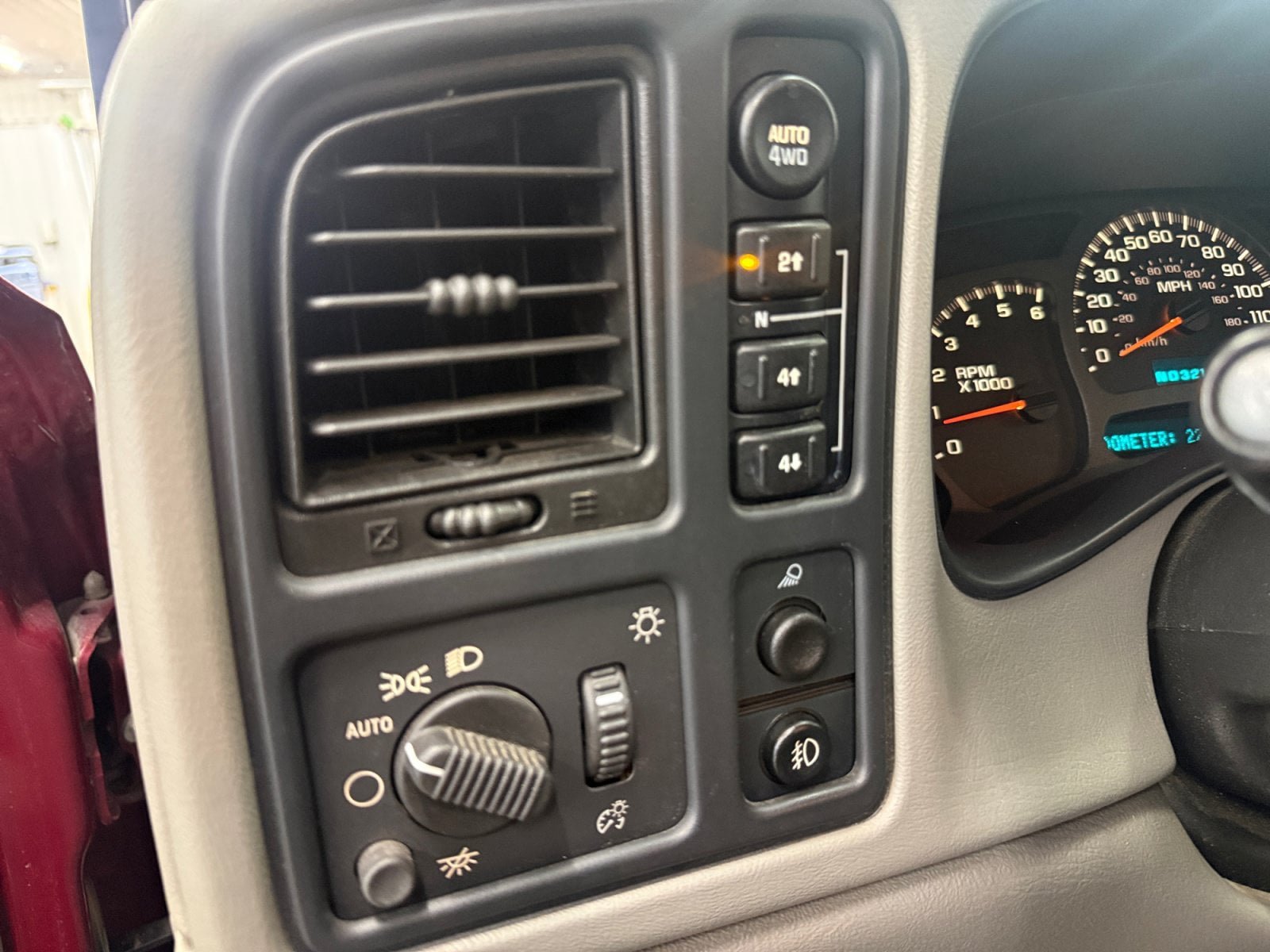 Used 2004 Chevrolet Silverado 1500 4x4 Crew Cab w/ Z71 Convenience Package 2 image 23