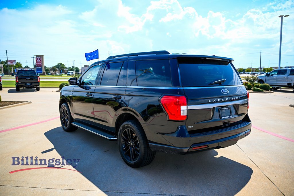 Certified 2022 Ford Expedition XLT image 5