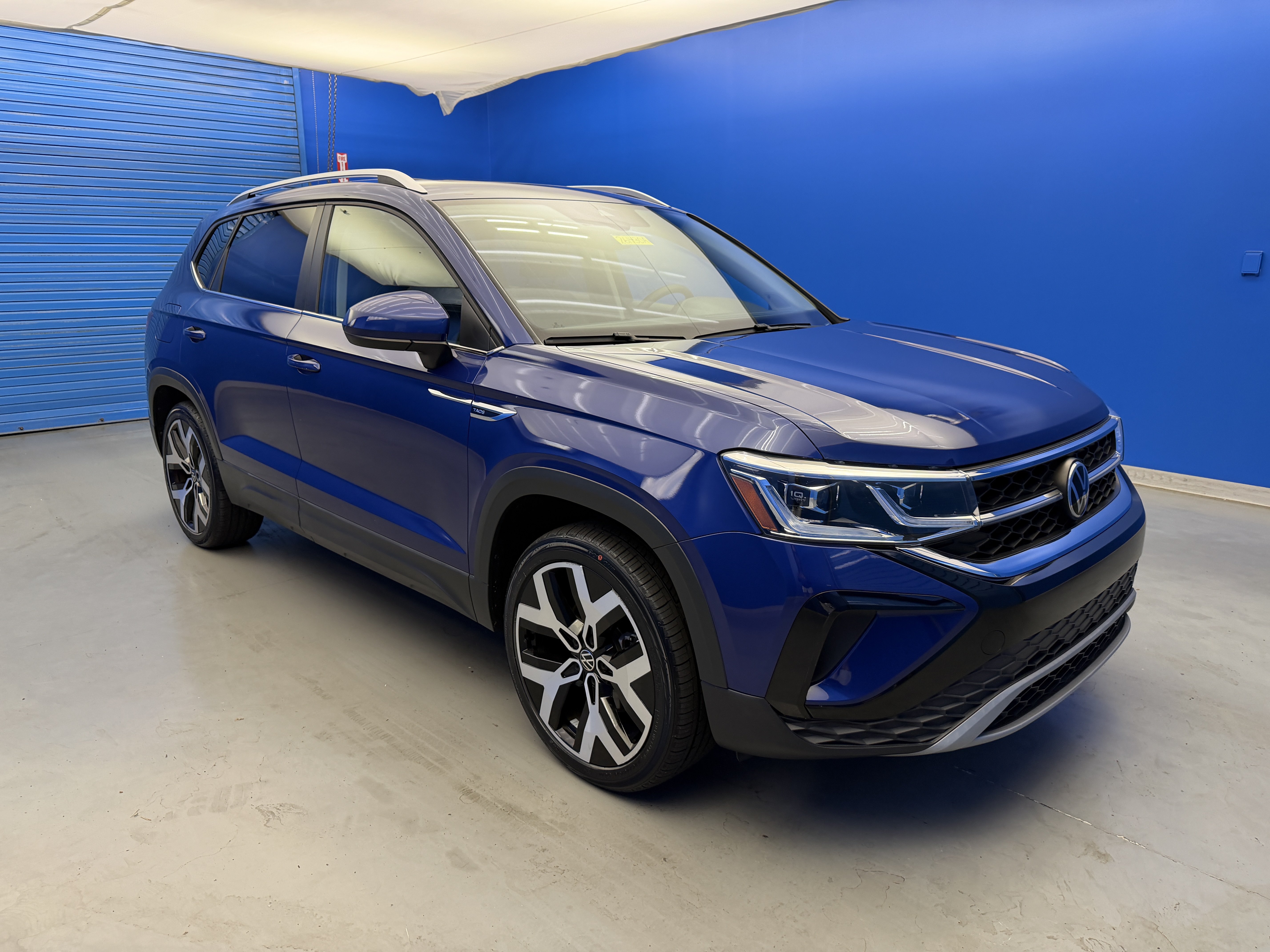 Used 2022 Volkswagen Taos SEL AWD/4WD image 2