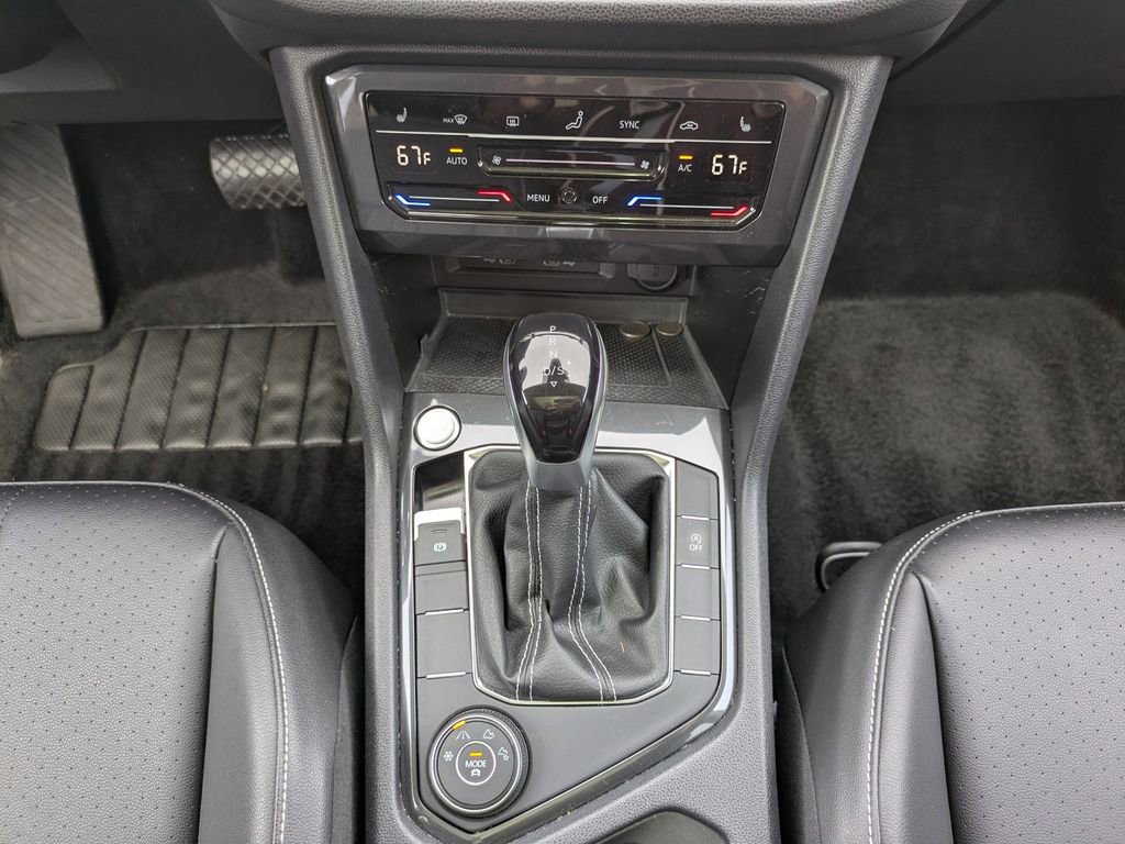 Certified 2022 Volkswagen Tiguan SE image 19