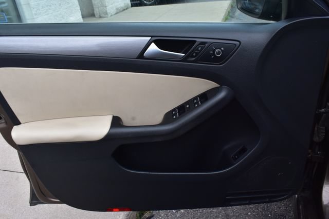 Used 2015 Volkswagen Jetta TDI SE FWD image 17