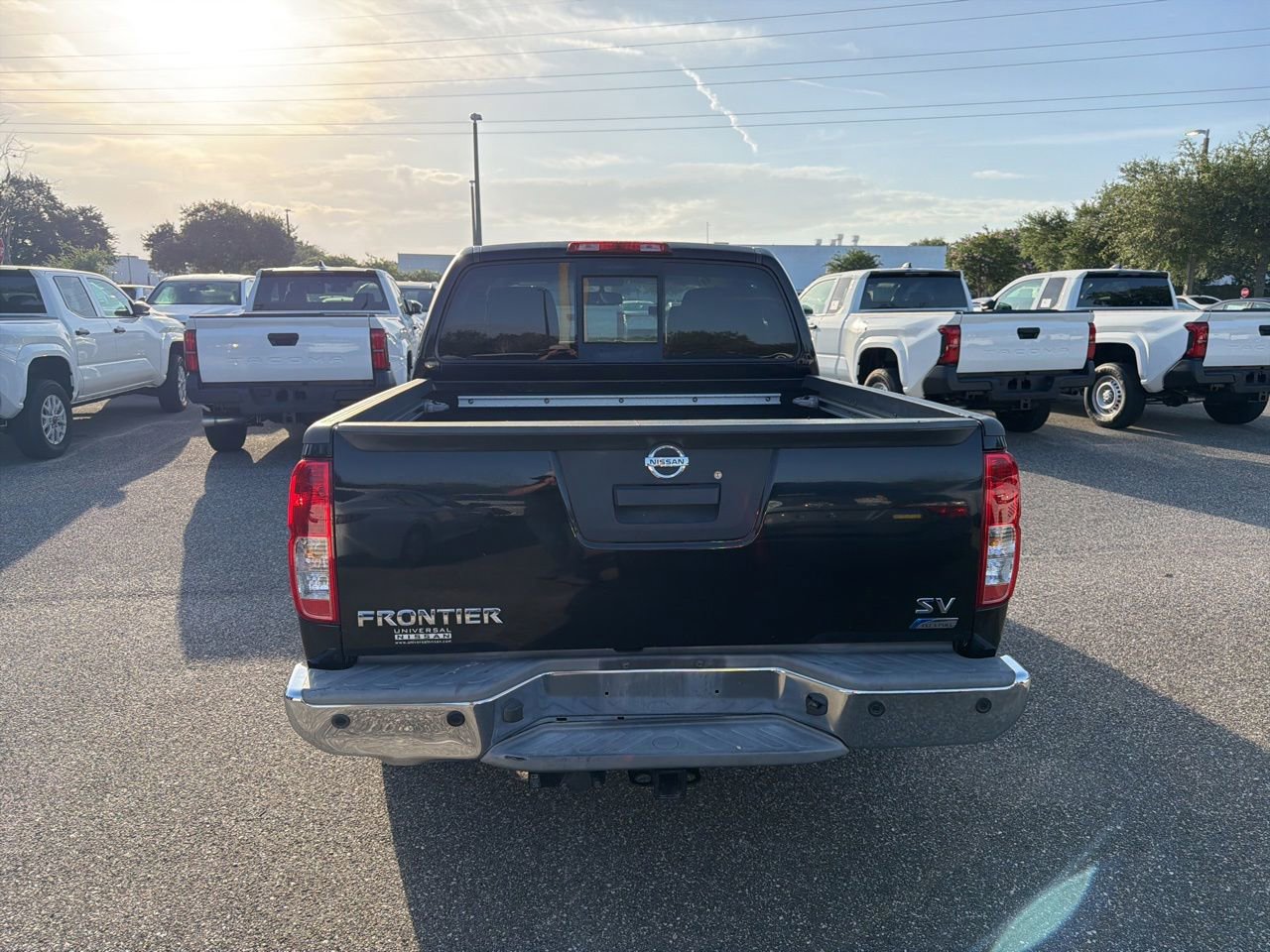 Used 2018 Nissan Frontier SV w/ Value Truck Package RWD image 4