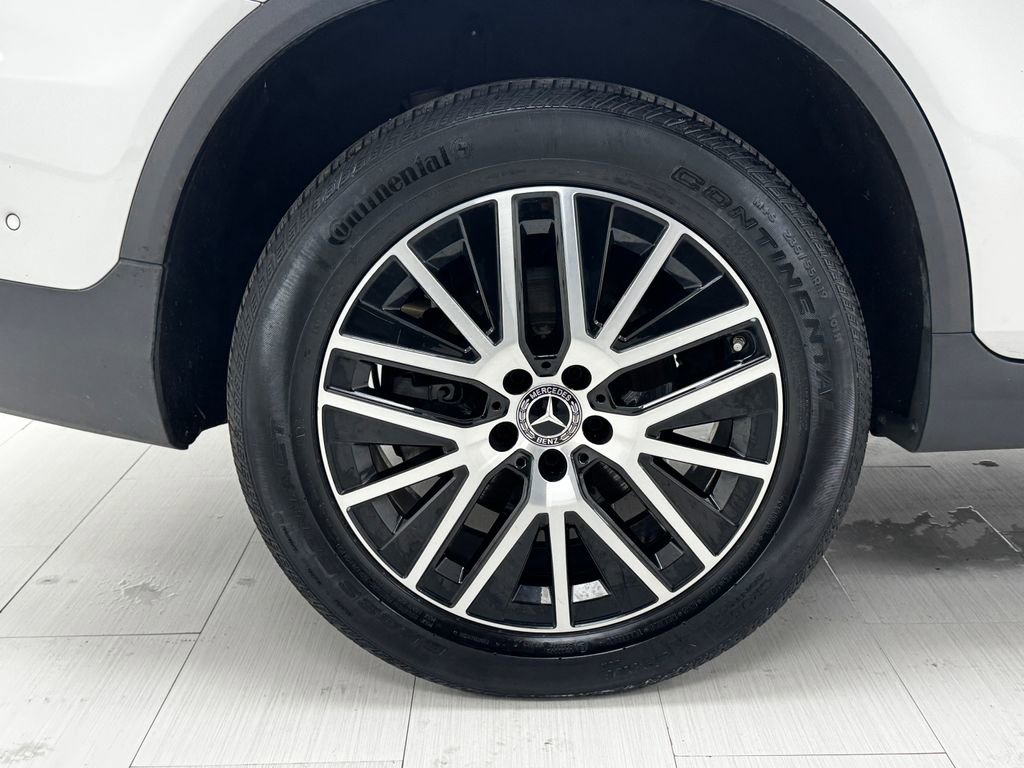 Used 2020 Mercedes-Benz GLC 350e 4MATIC image 46