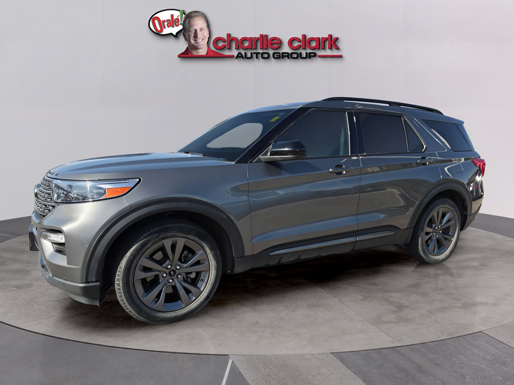 Used 2023 Ford Explorer XLT w/ Equipment Group 202A RWD image 2