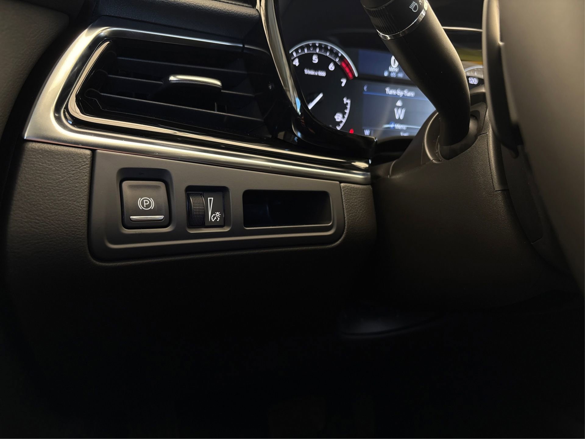New 2025 Cadillac XT6 Luxury image 19