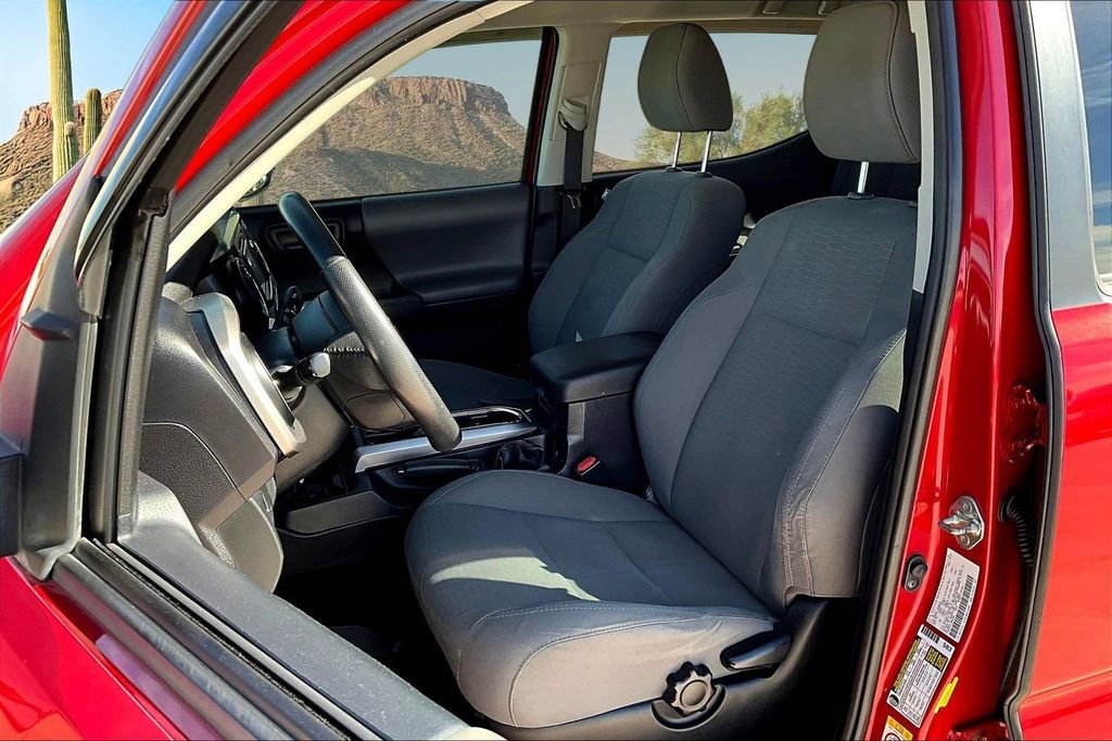 Used 2018 Toyota Tacoma SR5 RWD image 25