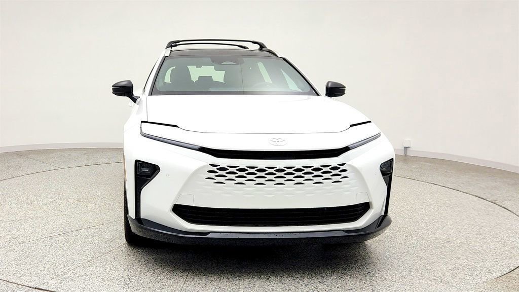 Used 2025 Toyota Crown Signia w/ Advanced Technology Package image 2