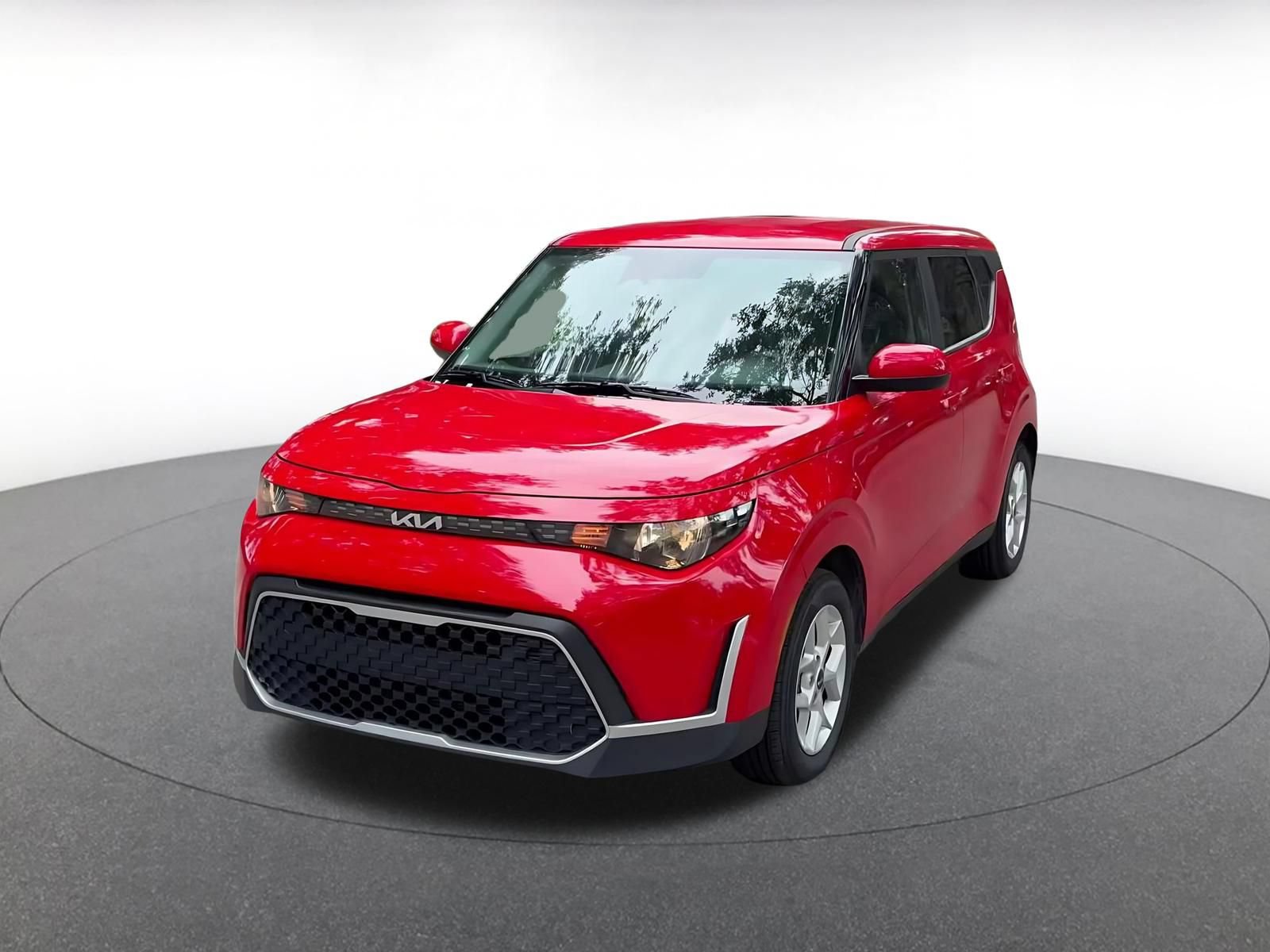 Used 2025 Kia Soul LX w/ LX Technology Package FWD image 6