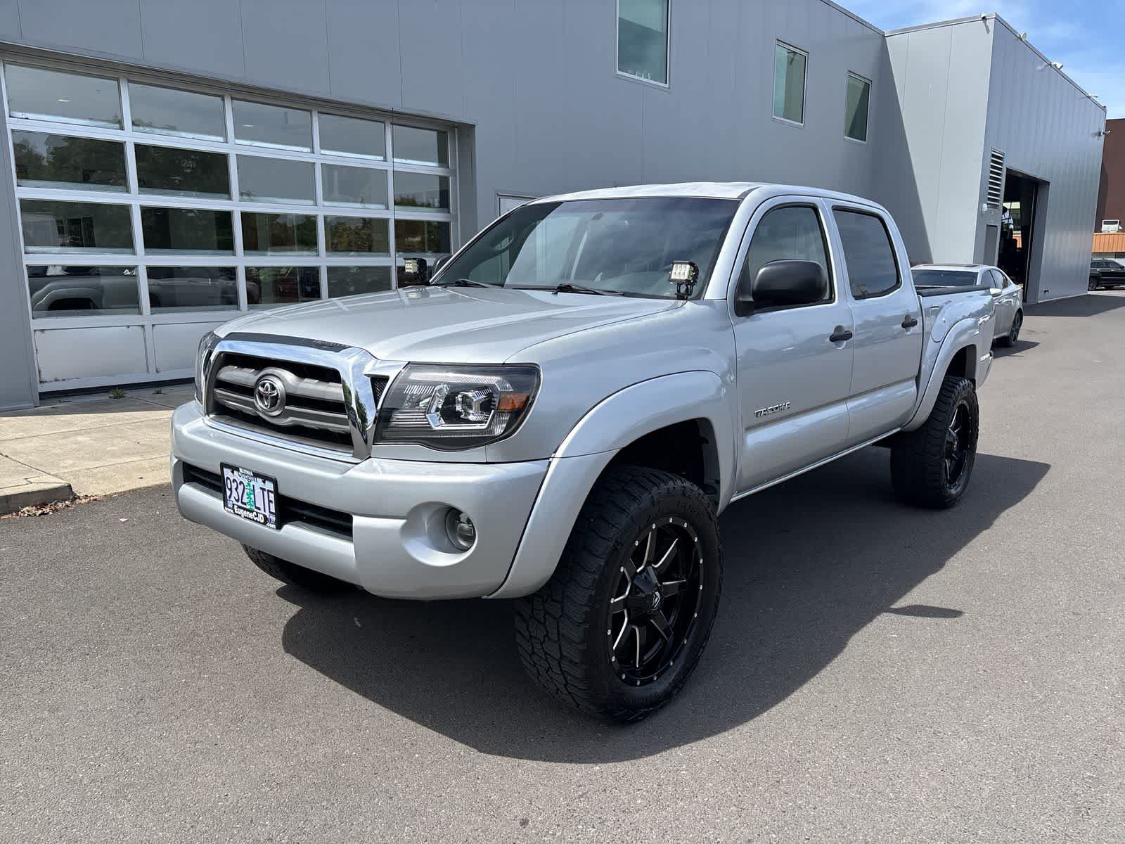 Used 2005 Toyota Tacoma PreRunner RWD image 1