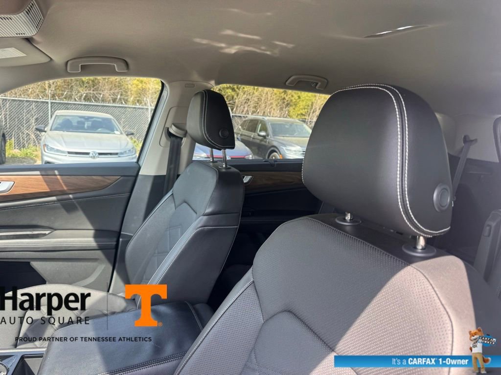 Used 2024 Volkswagen Atlas SE image 12